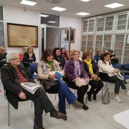 Palma Campania, alla Biblioteca Comunale grandi consensi per la presentazione del romanzo umoristico di Marianna Scagliola "Una famiglia allargata cane compreso" 3 341514934 254188553656053 966923621540367791 n