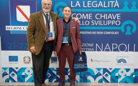 Napoli, l’AISA al 2° Forum Espositivo Beni Confiscati 6 4. Sociologo Antonio Castaldo Pres. AISA Giovanni Cimmino Forum Beni Confiscati NA 21.4.2023