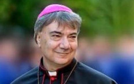 Napoli, liturgia lavanda dei piedi: giovedì l'arcivescovo Battaglia nel campo rom di Scampia 3 Mons Domen 62314892