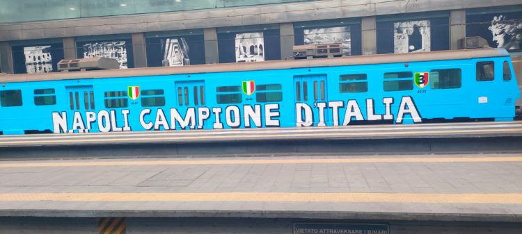 treno azzurro