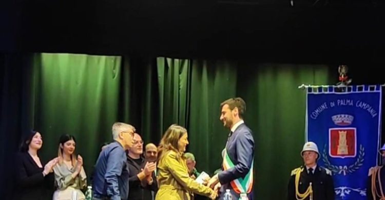 Palma Campania, al Teatro Comunale la proclamazione del neo sindaco Donnarumma: “Sarò il sindaco di tutti. Mai vi tradiremo” 7 346118385 627585099409402 5156150130034056260 n