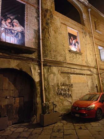 Marigliano, trionfo dell'effimero per Palazzo Nicotera. Il restauro resta al palo: alle finestre di via Collegiata si affacciano le galiziane 3 350688512 1399999614124568 6922655788537975944 n