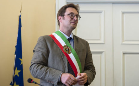 Nola, il sindaco Carlo Buonauro si dimette: "Consenso elettorale mai trasformato in supporto reale della città" 4 Carlo Buonauro sindaco nola 2