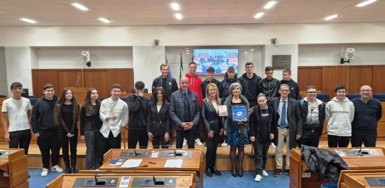 Progetto “Ragazzi in Aula” del Consiglio regionale della Campania, presentata una proposta di legge regionale 3 ragazzi in aula 01