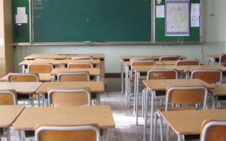 Campania, Dimensionamento scolastico. Cammarano (M5S): "La Regione ripristini gli Istituti di Caggiano e Santa Marina” 4 banchiscuola
