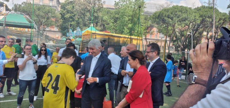 Napoli, Giornata nazionale dello sport: calcio senza barriere ai campetti del Molosiglio con il ministro per lo Sport 5 calcio senza barriere 1