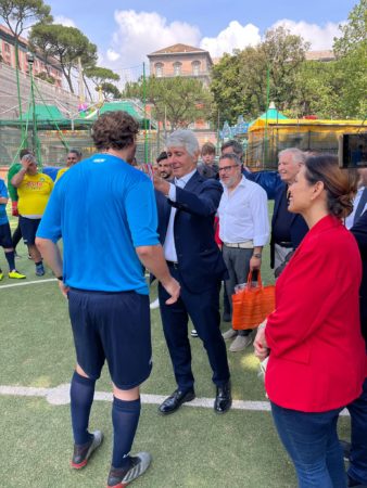 Napoli, Giornata nazionale dello sport: calcio senza barriere ai campetti del Molosiglio con il ministro per lo Sport 4 calcio senza barriere 3