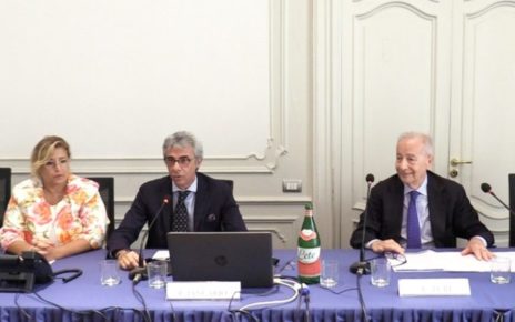 Moda, Ianuario (commercialisti): “Codice Qr per garantire sostenibilità dei capi” 3 mozzati