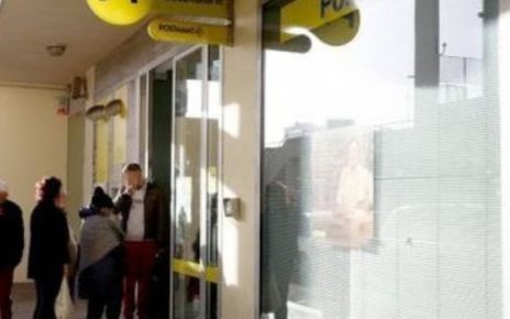 Ercolano, rapina Ufficio Postale: portano via bottino da 40mila euro 3 poste1 1