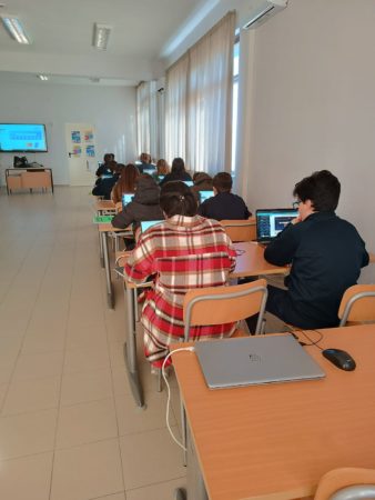 Palma Campania, grandi consensi per l’I.C. 2° “V. Russo” vincitore del concorso Saper(e)Consumare con il progetto My Classroom 4.0 5 354761309 651153470365319 6907977205376266506 n