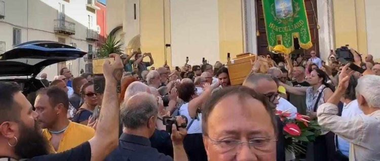 Pomigliano d'Arco, funerali di Marcello Colasurdo: il dolore straziante della città 10 358582186 658689522942747 3730902218824458500 n