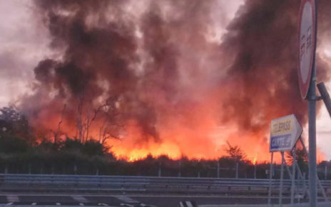 Barra, dopo incendio campo rom verifiche su danni ambientali. Borrelli (AVS): “Murare e militarizzare area per evitare nuovi insediamenti" 3 incendiocamporom