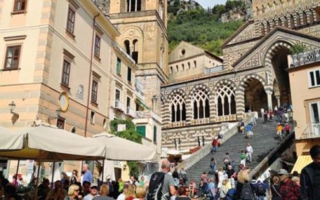 Campania, emergenza trasporti in Costiera Amalfitana. Cammarano (M5S): "Turisti a piedi a causa della carenza di mezzi” 4 6406771485f31