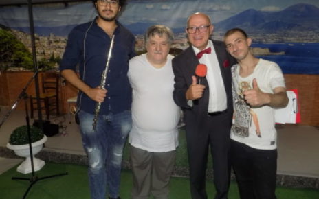 Napoli, Grandi consensi per "E...... LA Storia Continua" NAPOLI E LA PIEDIGROTTA presentato da Ralph Stringile ai quartieri Spagnoli 4 DSCN9050