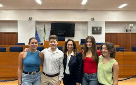 Campania, l'assessore Iolanda Molinaro promuove il progetto "LexStart": coinvolgere i giovani nell'elaborazione di leggi regionali 3 Iolanda Molinaro