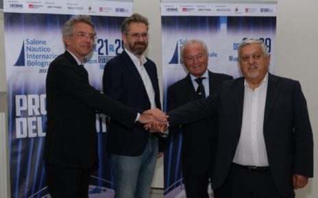 L’accordo quadro tra Bologna e Napoli si amplia alla nautica, iniziativa promossa da Amato presidente del Salone Nautico 3 da sx. sindaco G.Manfredi sindaco M. Lepore G.Amato Pres. Snib e G. Calzolari Pres. BolognaFieremod
