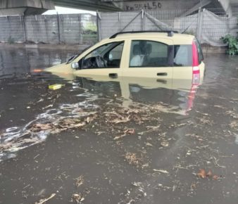 Maltempo, a Sarno automobilista intrappolato e salvato dalla Protezione civile. Allagamenti a Casoria, Marcianise e San Marzano 3 maltempo sarno