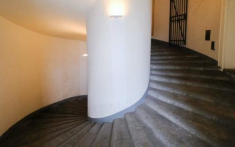 Napoli, Agosto a Palazzo Reale: aperture il sabato sera e visite guidate 3 scala MLP24200 copia