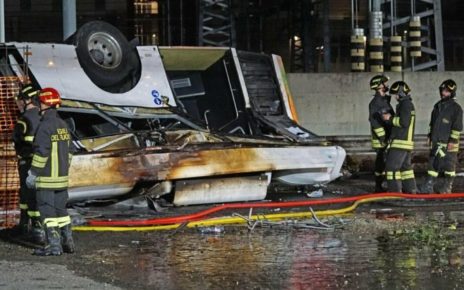 Bus elettrici, l’appello di Pallotti (Presidente A.U.F.V. Odv): “Vengano ritirati in via precauzionale, bisogna indagare. Facile dare colpa a conducenti” 5 bus maghera