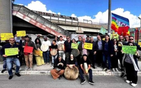 Pomigliano d'Arco, Europa Verde e viaggiatori Circum in piazza per la stazione Parco Piemonte chiusa da un anno 6 earcopiemonte1