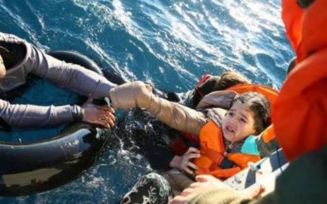 Il Mediterraneo piange 4 soccorsi 49414281