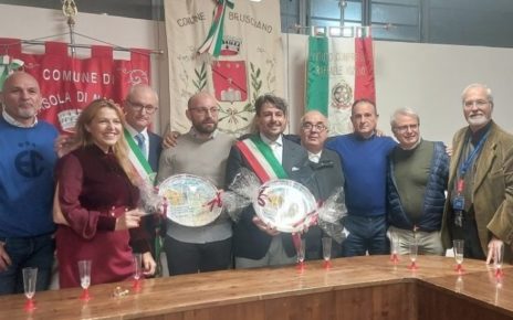 Brusciano e Casola di Napoli cullano il Giglio Antoniano 3 1 Gemellaggio Brusciano casola di Napolimod