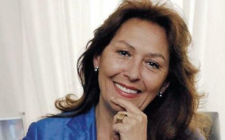 Vietri sul Mare, Carmen Lasorella a Vietri in città con il suo libro: ”Vera e gli schiavi del Terzo Millennio”. Alla giornalista il Premio “Donna …E’…! “ 2023 8 1609144147694.JPG carmen lasorella dalla lucania con rigore l amazzone del giornalismo