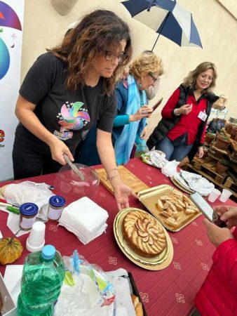 Palma Campania, “Mercatini di Beneficenza” III Edizione: grandi consensi per il messaggio di solidarietà promosso dall’Associazione Culturale Naturae e le Associazioni del territorio 8 363499879 890783329385306 9120757799749829880 n