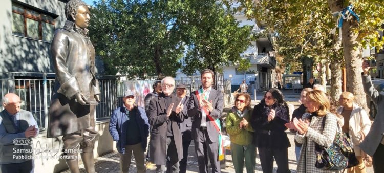 Palma Campania, inaugurata la statua bronzea del patriota e politico Vincenzo Russo 7 393907940 709703831098455 2318307696780640826 n