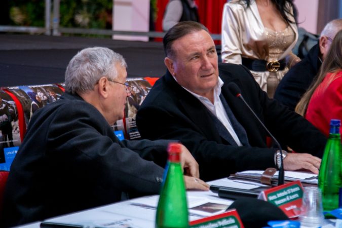 Casalnuovo, al via la Conferenza stampa di presentazione al Santa Claus Village: tutto pronto per l’apertura 4 Immagine WhatsApp 2023 11 29 ore 18.22.31 17babede