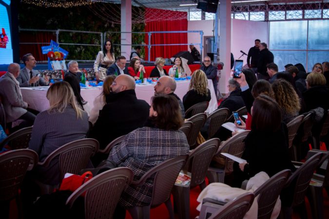 Casalnuovo, al via la Conferenza stampa di presentazione al Santa Claus Village: tutto pronto per l’apertura 6 Immagine WhatsApp 2023 11 29 ore 18.22.31 f3b193a7