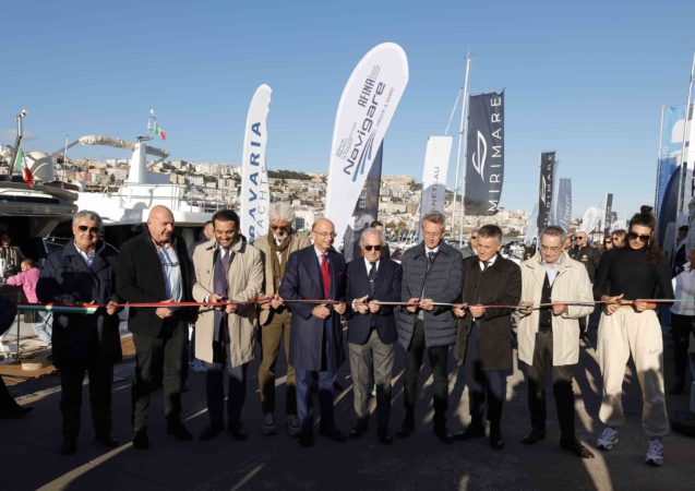 Napoli, Manfredi inaugura il Salone Navigare e dichiara: “La città necessita di un piano concreto sulla portualità e la diportistica” 2 Navigare al Molo Luise 2023 Taglio del nastro