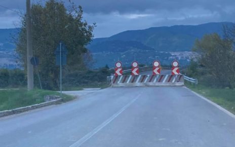Campania, Ponte Tanagro. Cammarano (M5S): "Chiuso da oltre due anni e cantiere inaugurato ma i lavori non partono” 5 chiusura ponte caiazzano