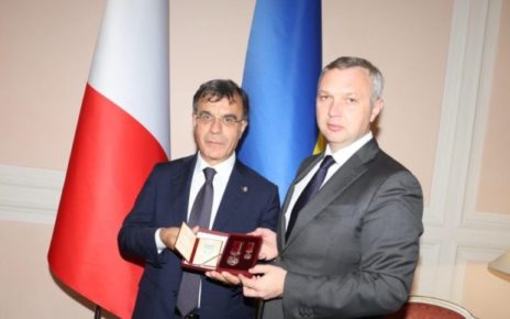 Napoli, Farmacisti: "Da Ucraina riconoscimento ai professionisti napoletani per un farmaco per tutti" 3 farmacistinapoletani