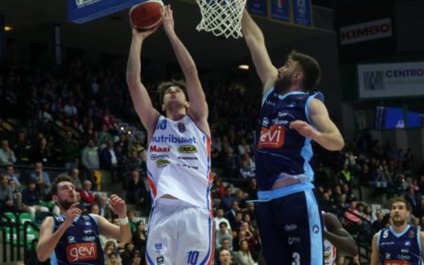 BASKET - Napoli Basket rullo compressore, gli azzurri sbancano il Palaverde di Treviso 3 napolibasket