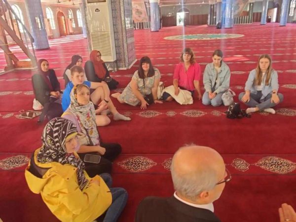 Marigliano, 4 studenti del Liceo Colombo volano in Turchia per vivere il concetto di interculturalità oltre frontiera 12 385526263 1021553245619037 5896037220967234924 n