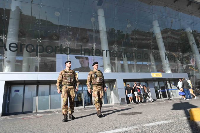 Napoli, il Reggimento “Cavalleggeri Guide” (19°) cede il comando del Raggruppamento “Campania” all’82° Reggimento fanteria “Torino” 3 5. Napoli Aeroporto di Capodichino