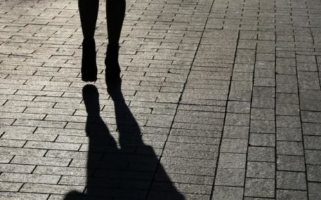 Napoli, 19enne minaccia e perseguita l'ex fidanzata: arrestato 4 64fb530cefcce