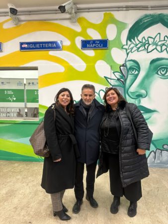 Brusciano, EAV e l’associazione Progetto Alfa: sinergie condivise per la nuova stazione 4 Brusciano Stazione EAV 20 12 23 inauguarzione murales 2