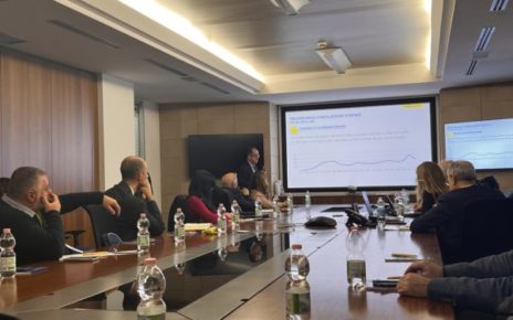 Digitale: il portale delle associazioni di Poste una nuova finestra di dialogo per dare voce ad aziende e cittadini 4 Incontro Poste Associazione consumatori