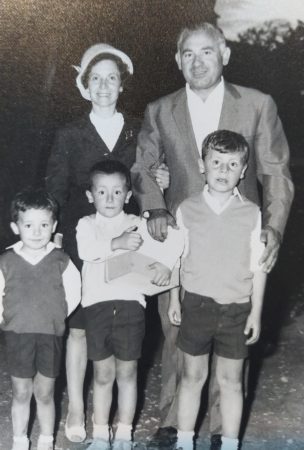 San Leucio del Sannio, una borsa di studio in memoria dell’ingegner Giovanni Iannace 3 Lingegnere Iannace con tutta la famiglia