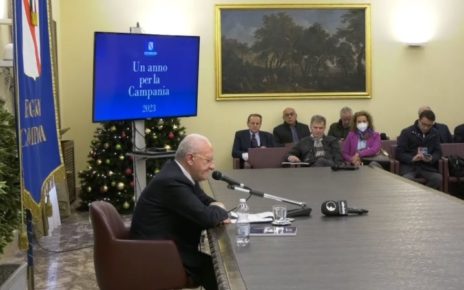 Campania, bilancio regionale. De Luca attacca il Governo: "Il Sud viene calpestato" 3 de luca bilancio