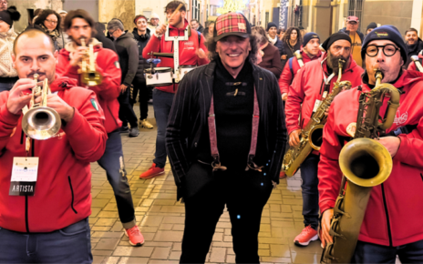 Camposano, 40 artisti di strada en plein air. Il sindaco Barbato: “Il nostro Comune sempre aperto ad ospitare qualunque forma artistica” 4 francesco barbato