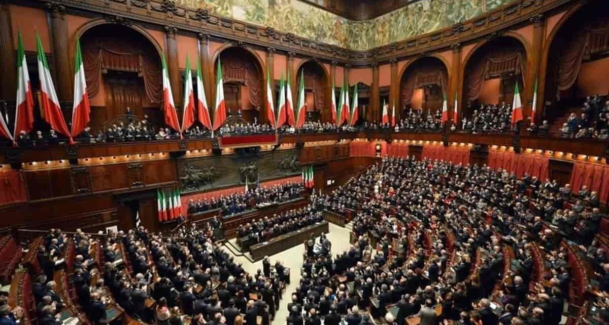 standard compressed Giuramento Mattarella Montecitorio