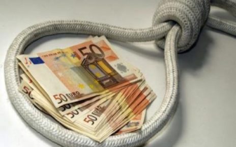 Napoli, usura. Annunziata (PD): "Non lasciamo solo l'imprenditore napoletano che ha denunciato il racket" 6 usura pizzo racket e1558522661760