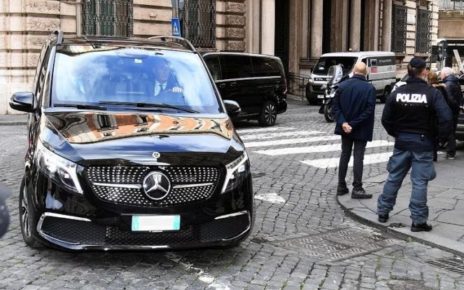 Intelligenza artificiale, Bill Gates ricevuto a Palazzo Chigi dalla presidente del Consiglio Giorgia Meloni 5 1705580493748 rainewsdacbfeddcaf 3