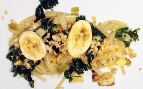 Spaghetti aglio, olio, peperoncino e banana: tutti gli ingredienti per prepararla in casa. Presentato il logo per i ristoranti che la inseriranno nel menù del 2024 3 Aglio Olio Peperoncino Bananamod