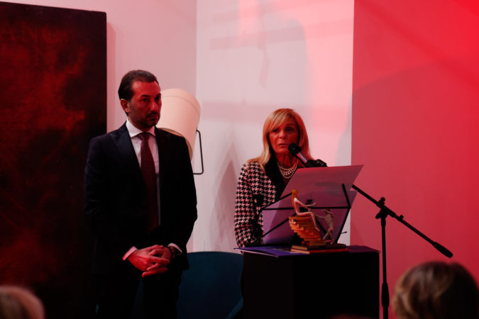 Avella, SmArt Culture Hub sold out per il concerto contro i femminicidi. La pianista Giuseppina Torre incanta la platea 4 Antonio Larizza con il Presidente del Tribunale di Napoli Elisabetta Garzo