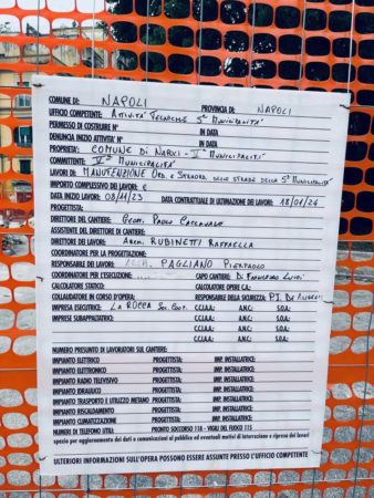Napoli piazza degli Artisti cartello di cantiere