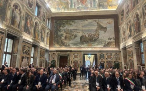 Roma, Papa Francesco ai Comuni ASMEL: "Sociale e nuove tecnologie per contrastare la “cultura dello scarto” 4 UDIENZA ASMEL SINDACI
